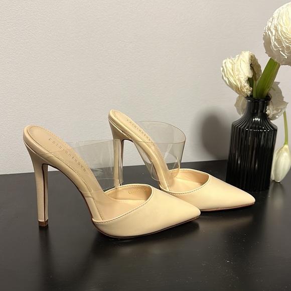 Amazing Fashionnova clear and nude heels. Size 5.5 - Picture 2 of 8
